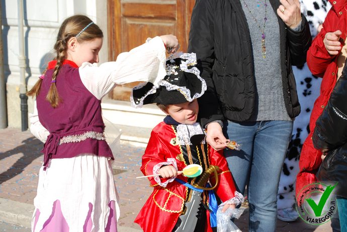 Ingrandisci la foto