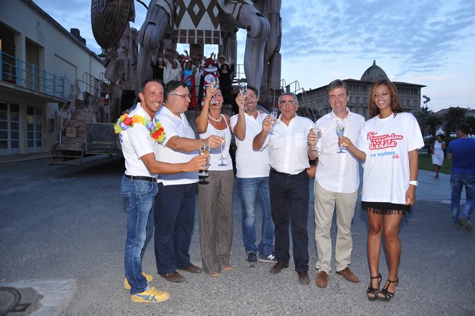 Ingrandisci la foto