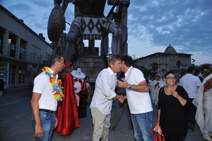 Ingrandisci la foto