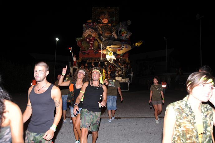 Ingrandisci la foto