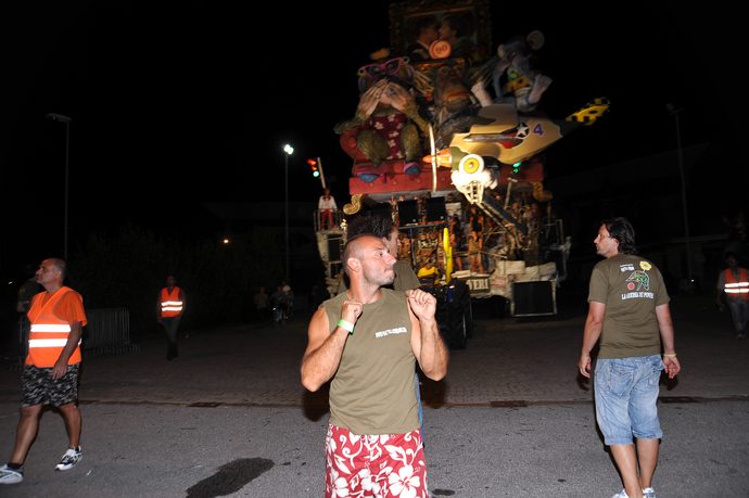 Ingrandisci la foto