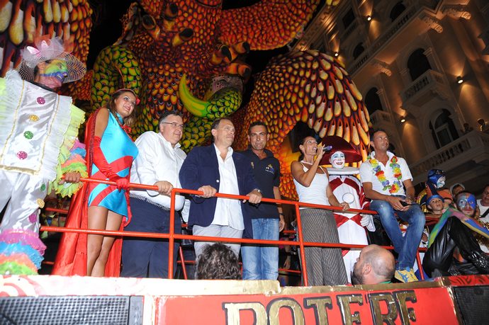 Ingrandisci la foto