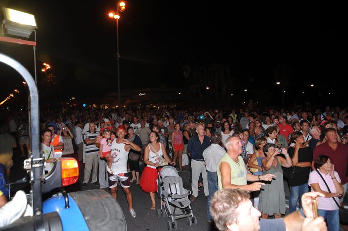 Ingrandisci la foto