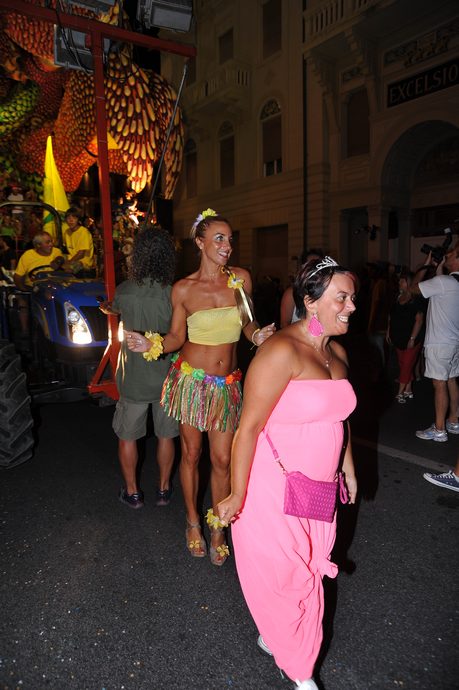 Ingrandisci la foto