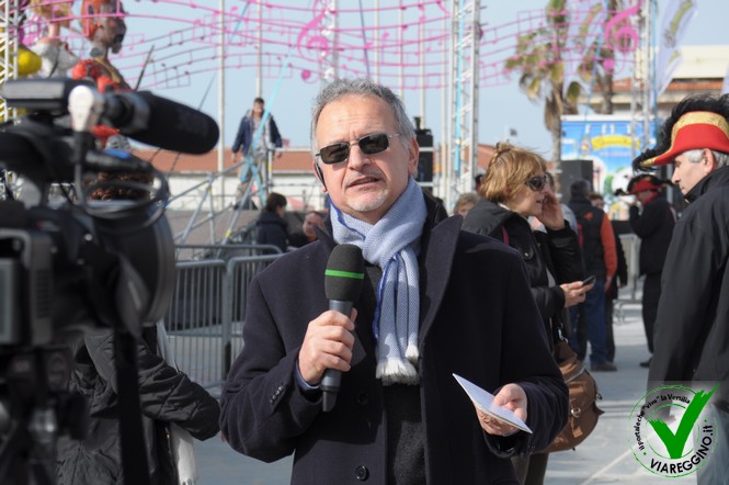 Ingrandisci la foto