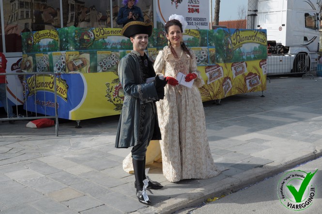 Ingrandisci la foto