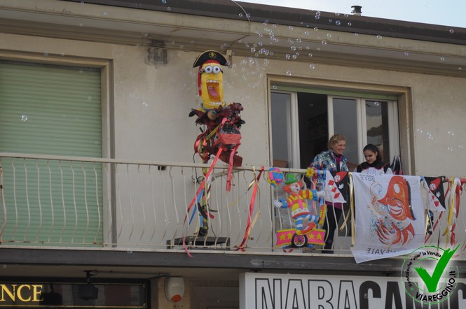 Ingrandisci la foto