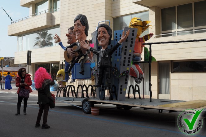 Ingrandisci la foto