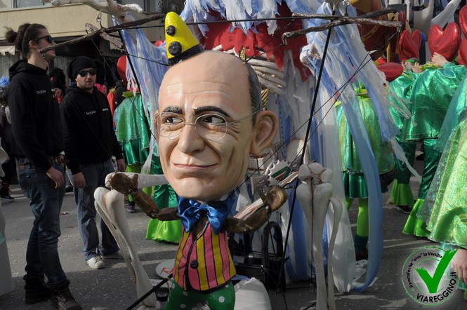 Ingrandisci la foto