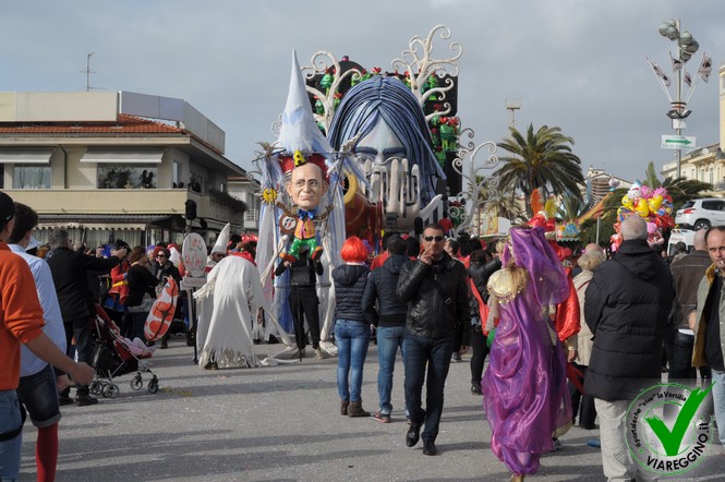 Ingrandisci la foto