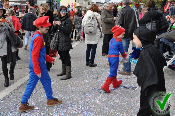 Ingrandisci la foto