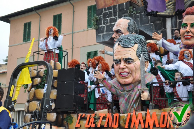 Ingrandisci la foto