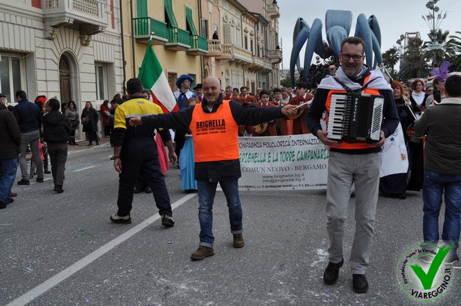 Ingrandisci la foto