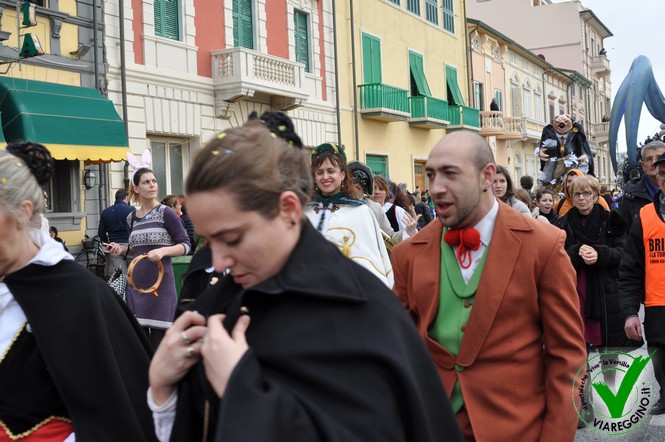 Ingrandisci la foto