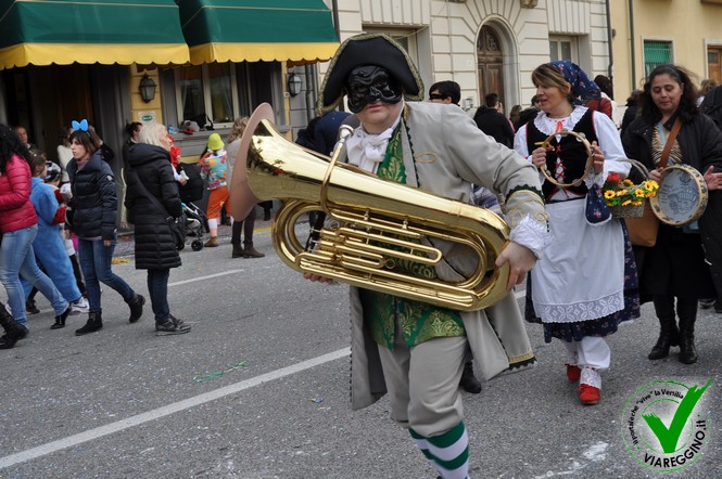 Ingrandisci la foto