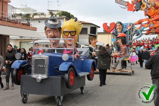 Ingrandisci la foto
