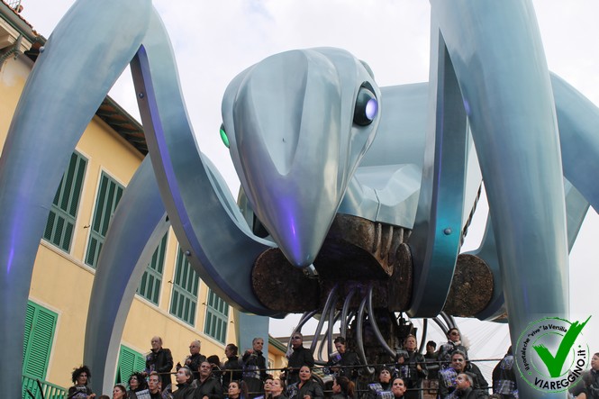 Ingrandisci la foto