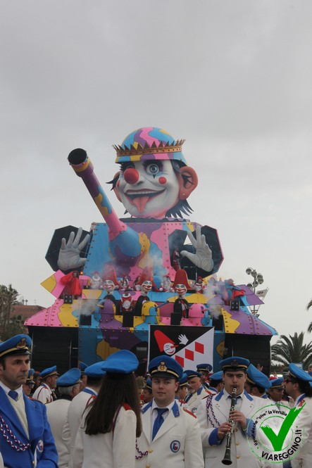 Ingrandisci la foto