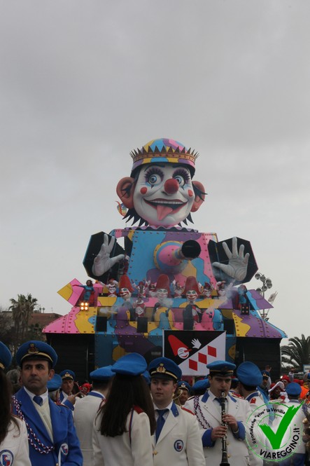 Ingrandisci la foto