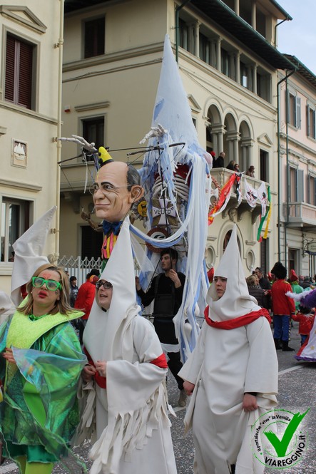 Ingrandisci la foto