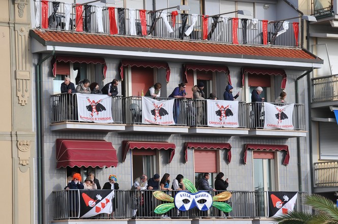 Ingrandisci la foto