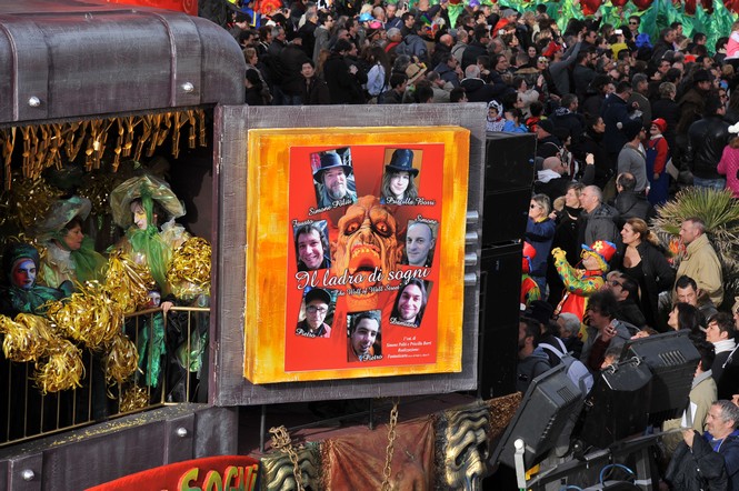 Ingrandisci la foto