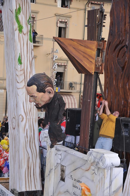 Ingrandisci la foto