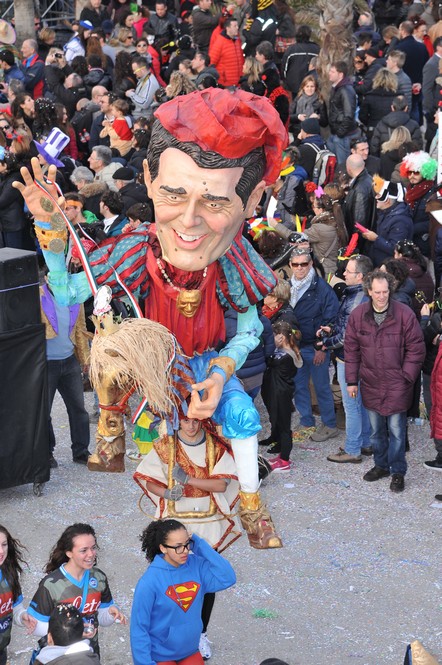 Ingrandisci la foto