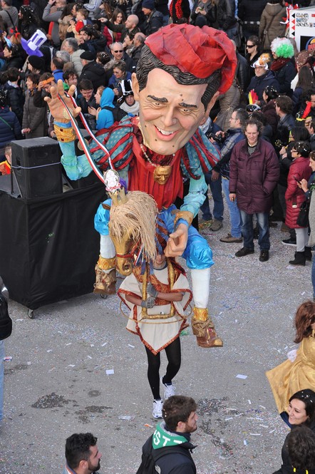 Ingrandisci la foto