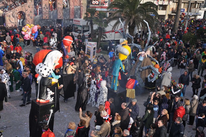 Ingrandisci la foto