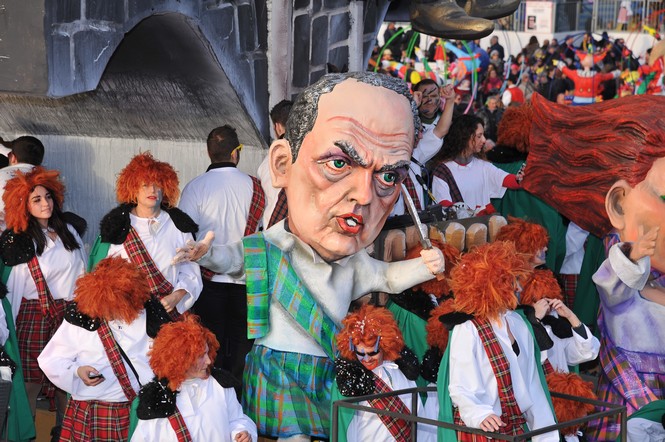 Ingrandisci la foto