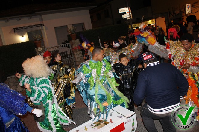 Ingrandisci la foto
