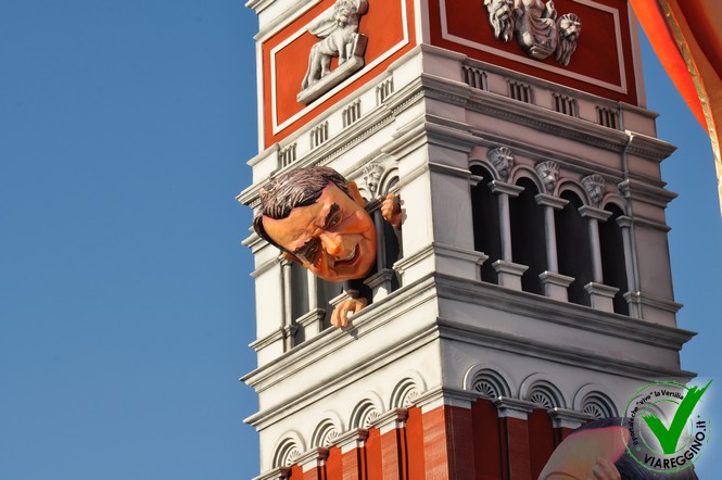 Ingrandisci la foto