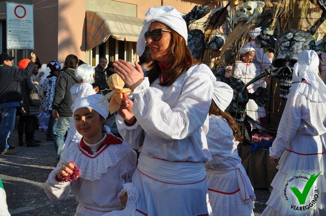 Ingrandisci la foto