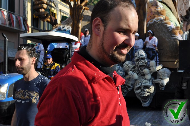 Ingrandisci la foto