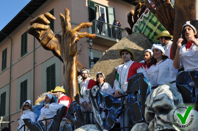 Ingrandisci la foto