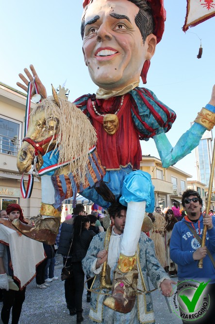 Ingrandisci la foto