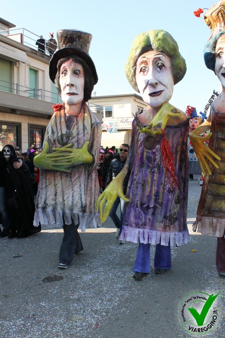 Ingrandisci la foto