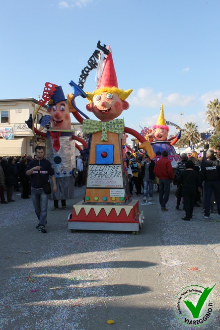 Ingrandisci la foto