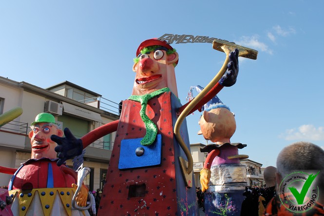 Ingrandisci la foto