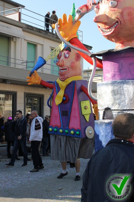 Ingrandisci la foto