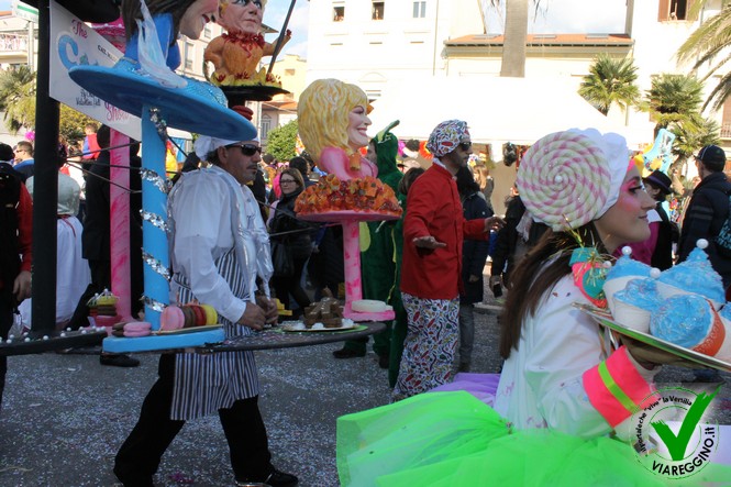 Ingrandisci la foto