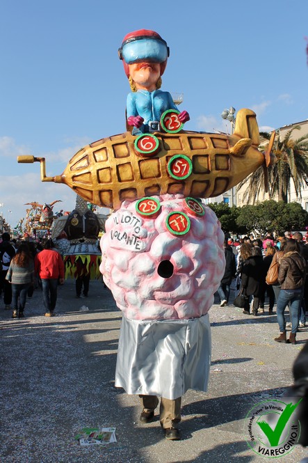 Ingrandisci la foto