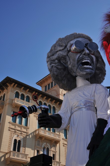 Ingrandisci la foto