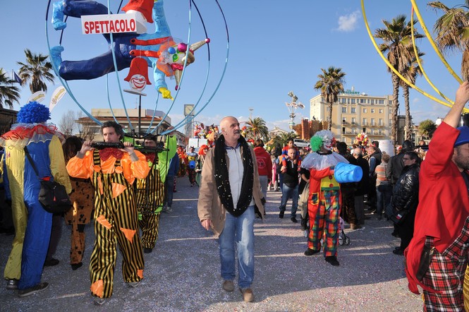 Ingrandisci la foto