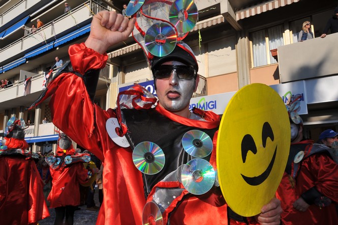 Ingrandisci la foto