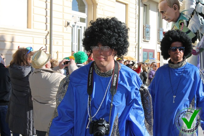Ingrandisci la foto