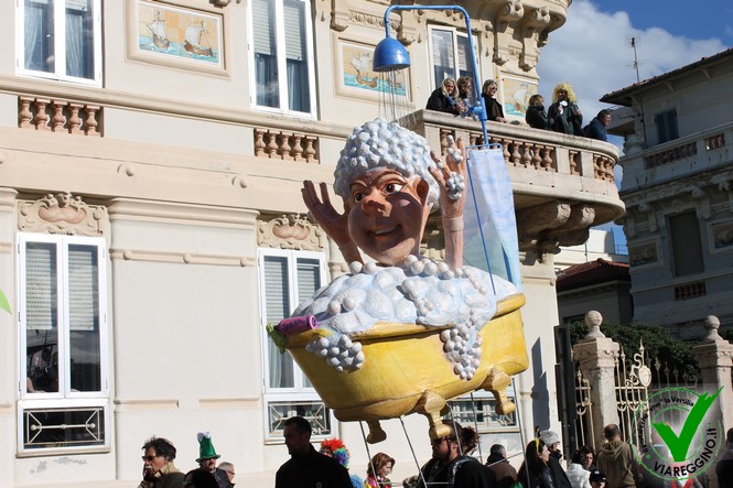 Ingrandisci la foto