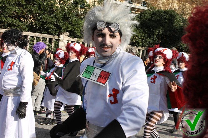 Ingrandisci la foto