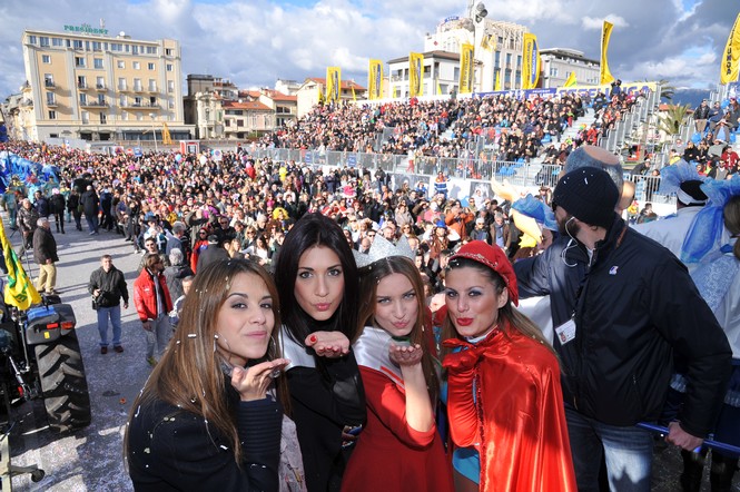 Ingrandisci la foto